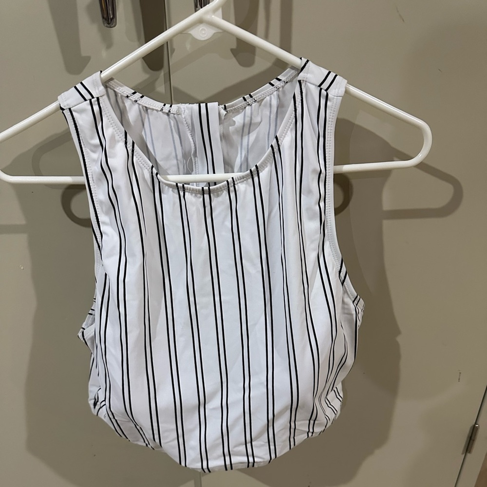 Coral Reef Swim Top Sz XXL. NWOT